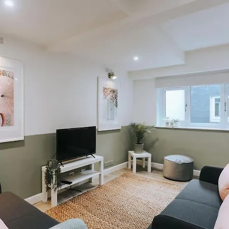 The Garden Hideaway, 2 Bed Home Heart Of The Town - Starlink Wi-Fi Tavistock  Exterior photo