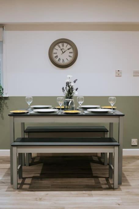 The Garden Hideaway, 2 Bed Heart Of The Town - Starlink Wi-fi